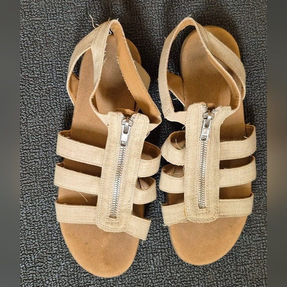 AEROSOLES Tan Sandals with Zipper - Picture 1 of 6